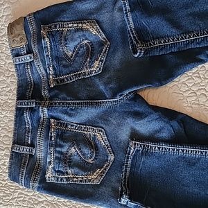 Silver women's jeans 34/31 med denim color